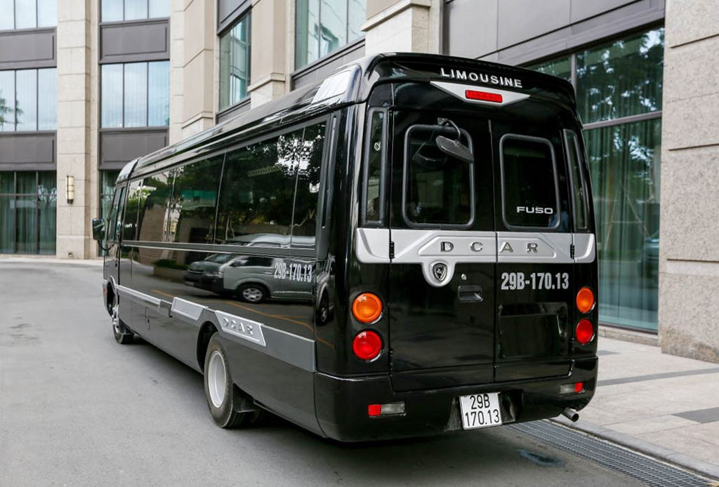 Thuê Xe Limousine 18 Chỗ Giá Rẻ – Trải Nghiệm Đẳng Cấp Cùng Dịch Vụ Cho Thuê Xe Huy Đạt